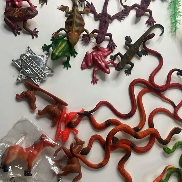 Rubber /  Plastic Toy Lot | Snakes, Frogs, Reptiles, Fish and More - Picture 13 of 17